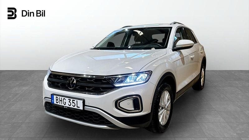 Grå Begagnad 2022 VW T-Roc Life SUV | 269 900 kr (Marknadspris) - Bild 1/4