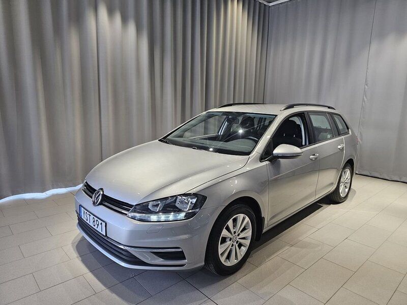 Silver Begagnad 2019 VW Golf VII Kombi | 169 900 kr (Lite dyr) - Bild 1/4