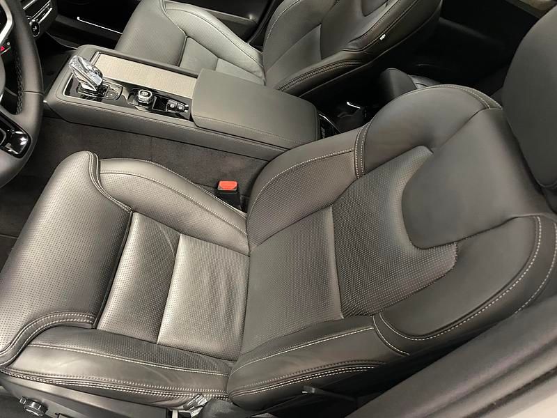 Begagnad Volvo XC90 Ultra 462 HK (339 kW) 2025 Silver SUV