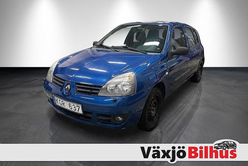 Begagnad Renault Clio II 75 HK (55 kW) 2007 Blå Halvkombi