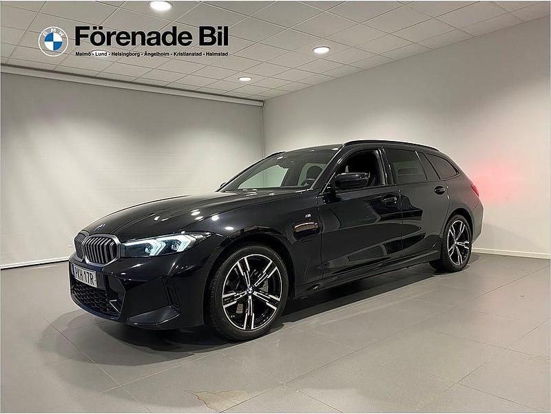 Svart Begagnad 2024 BMW 330e M Sport Kombi | 479 000 kr (Lite dyr) - Bild 1/4