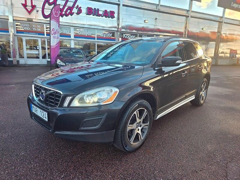 Svart Begagnad 2013 Volvo XC60 Momentum SUV | 99 500 kr (Marknadspris) - Bild 1/4