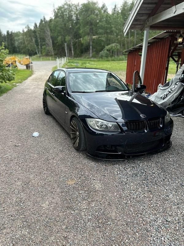 Begagnad BMW 330 258 HK (189 kW) 2005 Sedan