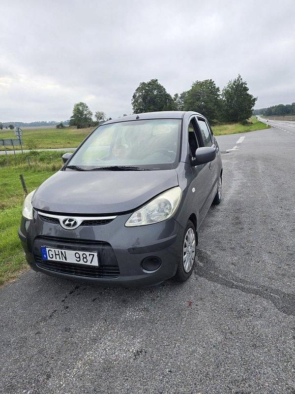 Grå Begagnad 2008 Hyundai i10 Halvkombi | 11 000 kr (Superpris) - Bild 1/4
