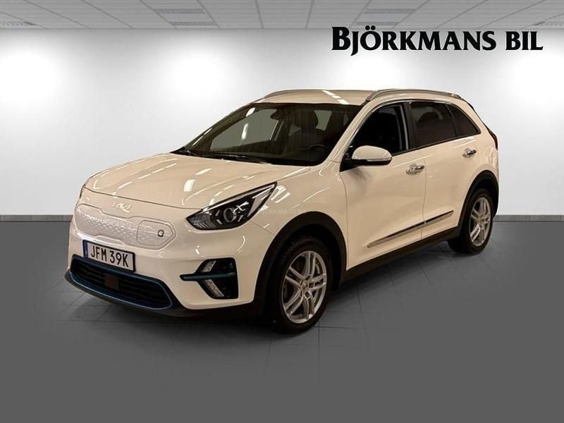 Begagnad Kia e-Niro Advance 150 kW (204 HK) 2021 /ud/ clear white SUV
