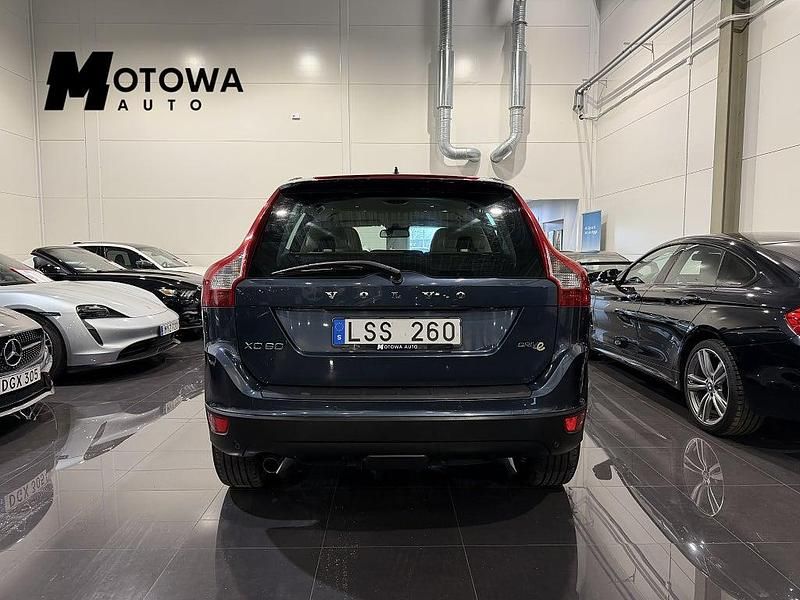 Begagnad Volvo XC60 Summum 163 HK (119 kW) 2011 Blå SUV