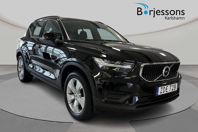 Svart Begagnad 2020 Volvo XC40 Kinetic SUV | 271 000 kr (Marknadspris) - Bild 1/4