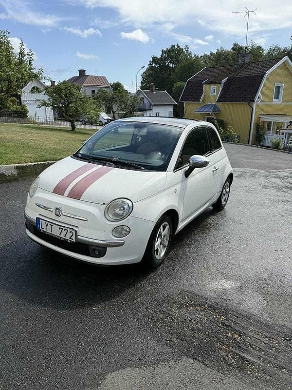 Vit Begagnad 2012 Fiat 500 Lounge Halvkombi | 35 000 kr (Superpris) - Bild 1/4