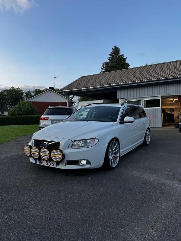 Begagnad 2013 Volvo V70 Kombi | 99 000 kr - Bild 1/4