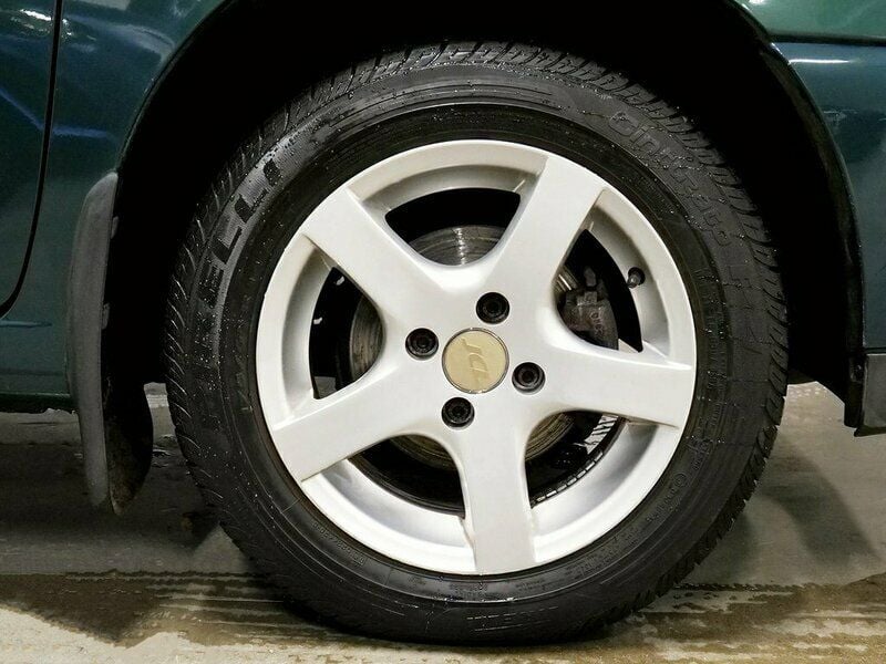 Begagnad VW Polo 75 HK (55 kW) 1998 Grön Kombi