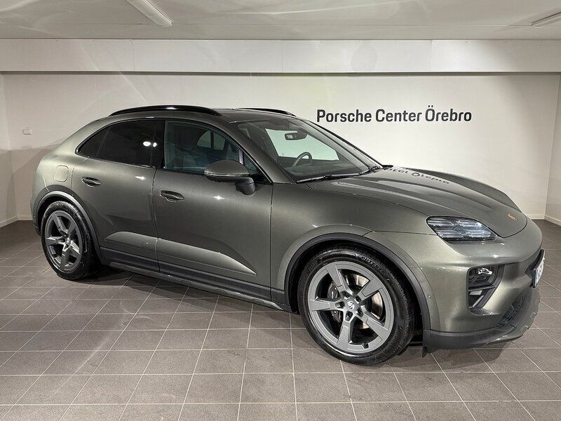 Grön Ny 2025 Porsche Macan SUV | 1 262 300 kr (Lite dyr) - Bild 1/4