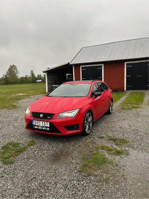 Röd Begagnad 2016 Cupra Leon Kombi | 145 000 kr (Superpris) - Bild 1/4