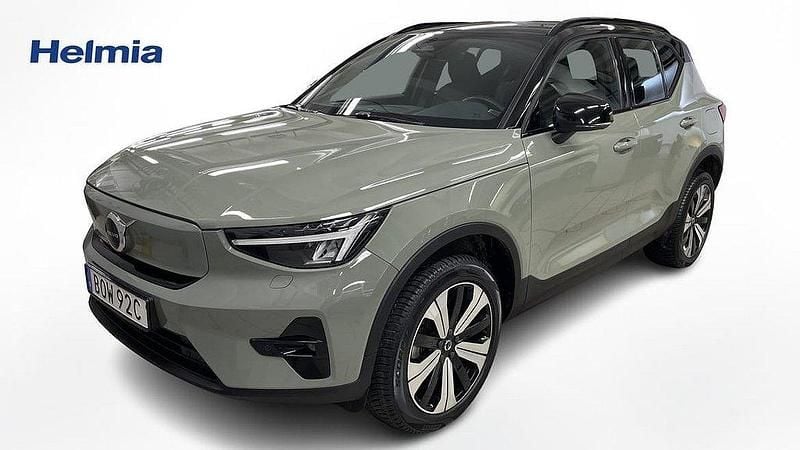 Grön Begagnad 2022 Volvo XC40 Plus SUV | 339 900 kr - Bild 1/4