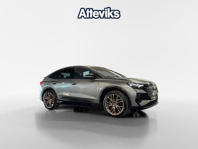 Begagnad Audi Q4 Sportback e-tron Advanced 219 kW (299 HK) 2023 Grå SUV