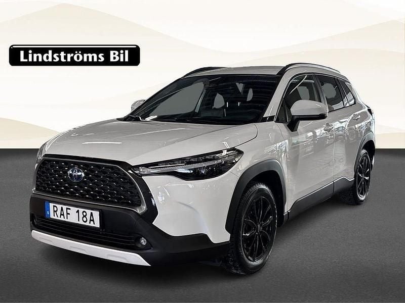 Begagnad Toyota Corolla Cross Style 200 HK (147 kW) 2022 Vit SUV