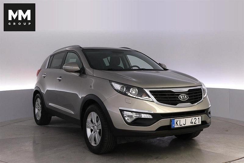 Silver Begagnad 2012 Kia Sportage Comfort SUV | 109 900 kr (Marknadspris) - Bild 1/4