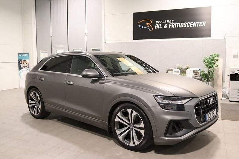 Grå metallic Begagnad 2019 Audi Q8 S-Line SUV | 519 900 kr (Bra pris) - Bild 1/4