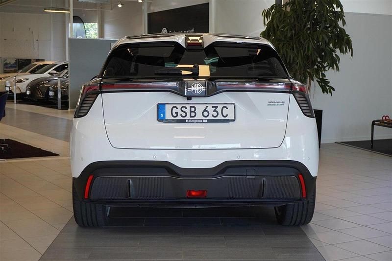 Begagnad MG MG4 EV Trophy 180 kW (245 HK) 2023 Vit Halvkombi