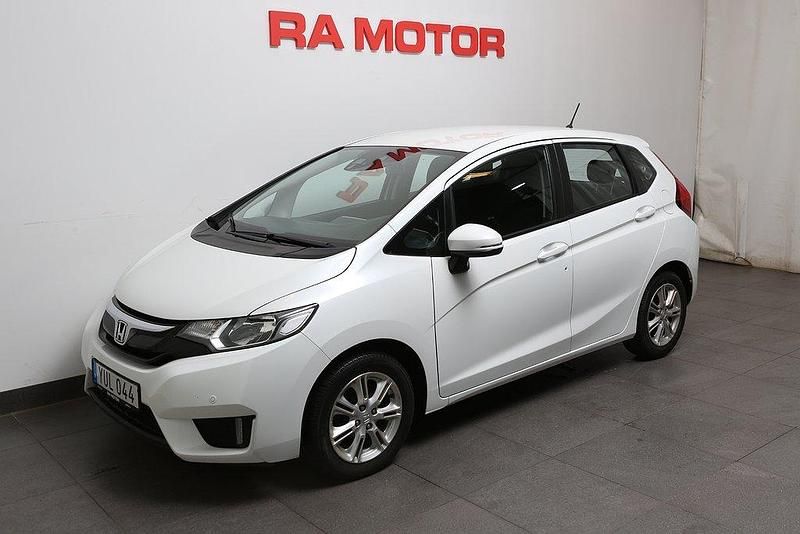 Vit Begagnad 2017 Honda Jazz Comfort Halvkombi | 139 800 kr (Marknadspris) - Bild 1/3