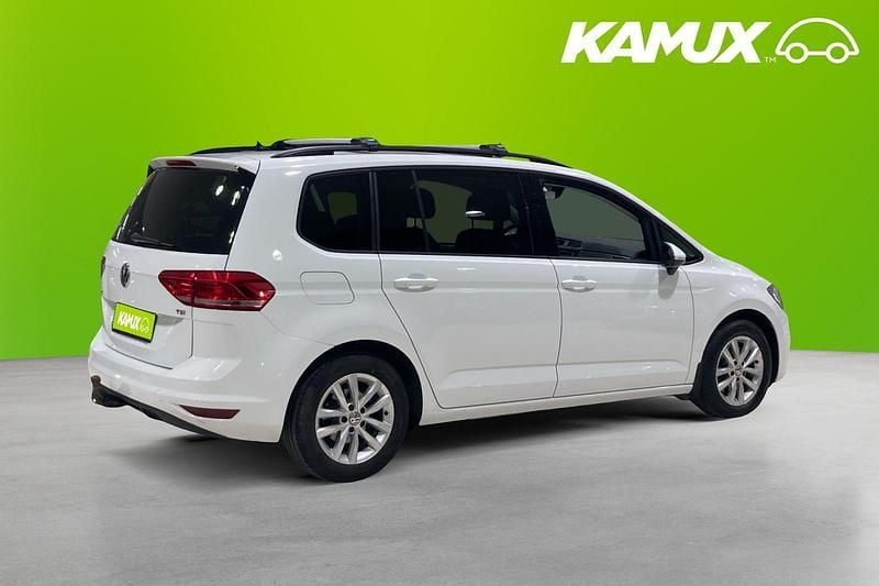 Begagnad VW Touran 150 HK (110 kW) 2017 Vit Minibuss