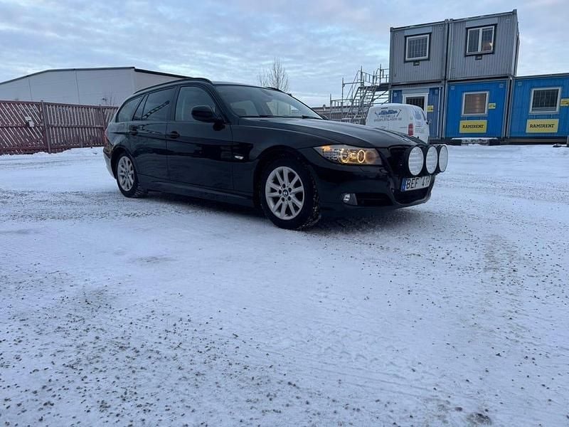 Begagnad 2012 BMW 320 Efficient Dynamics Kombi | 85 000 kr (Bra pris) - Bild 1/2