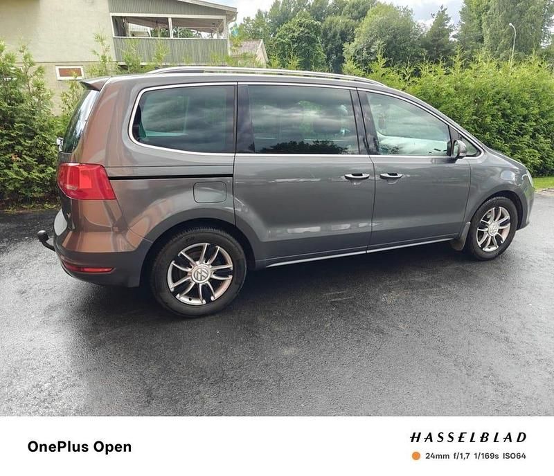 Begagnad VW Sharan 141 HK (103 kW) 2013 Grå Minibuss