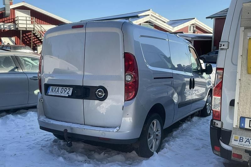 Begagnad Opel Combo 90 HK (66 kW) 2016 Grå Minibuss