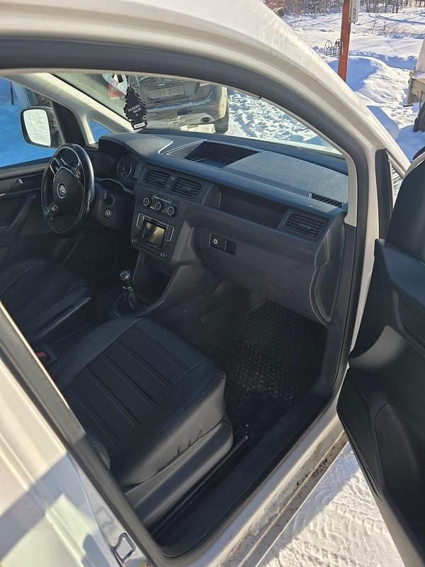 Begagnad VW Caddy 190 HK (139 kW) 2017 Minibuss