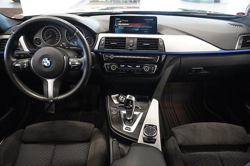 Begagnad BMW 330e M Sport 184 HK (135 kW) 2016 Blå Sedan