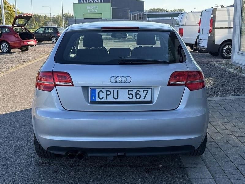 Begagnad Audi A3 Attraction 140 HK (102 kW) 2012 Silver Halvkombi