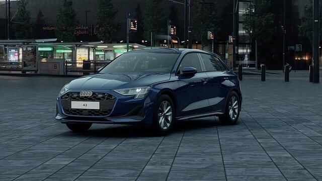Navarrablå metallic Begagnad 2025 Audi A3 Proline | 279 000 kr (Marknadspris) - Bild 1/4