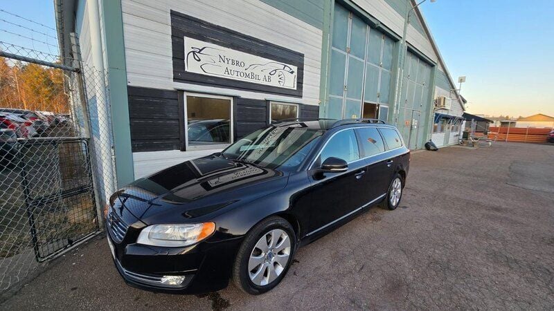 Svart Begagnad 2013 Volvo V70 Momentum Kombi | 149 900 kr (Dyr) - Bild 1/4