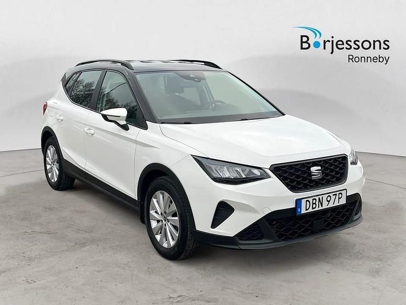 Vit Begagnad 2022 Seat Arona Style SUV | 129 000 kr (Marknadspris) - Bild 1/4