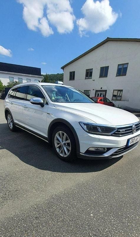 Vit Begagnad 2016 VW Passat Alltrack Kombi | 140 000 kr (Marknadspris) - Bild 1/4