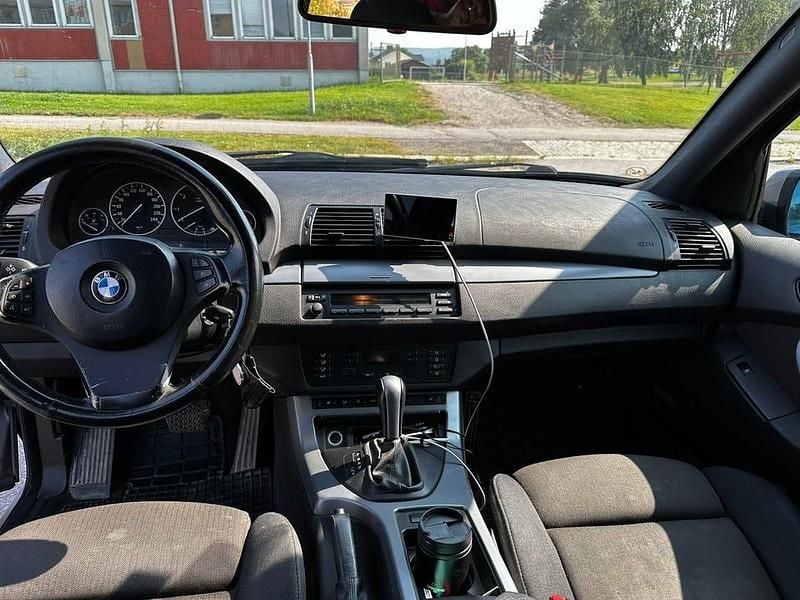 Begagnad BMW X5 218 HK (160 kW) 2006 Grå SUV