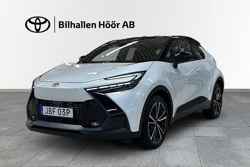 Begagnad Toyota C-HR Executive 151 HK (111 kW) 2024 Vit SUV