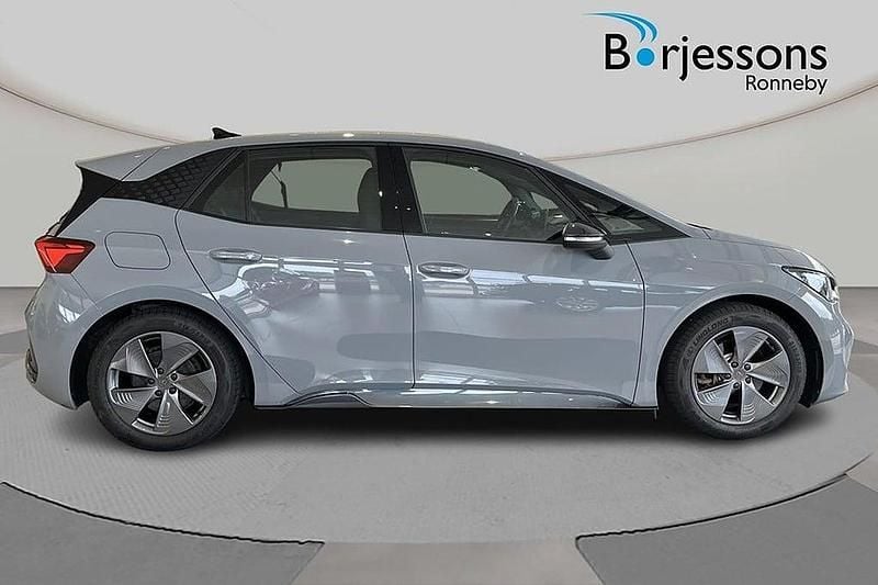 Begagnad Cupra Born 169 kW (231 HK) 2023 Ljusgrå Halvkombi