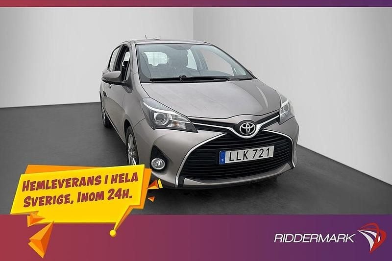 Brun Begagnad 2015 Toyota Yaris | 119 900 kr (Dyr) - Bild 1/3
