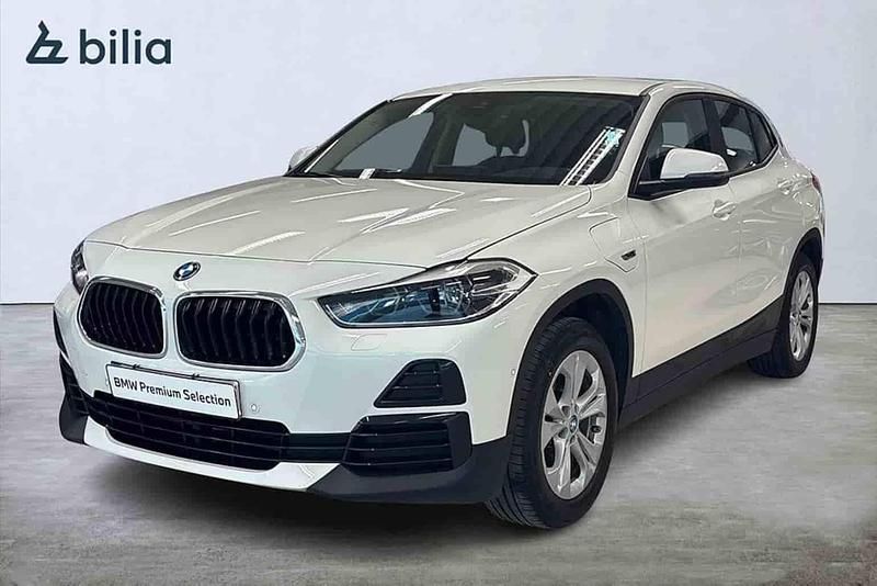 Vit Begagnad 2023 BMW X2 SUV | 289 900 kr - Bild 1/1