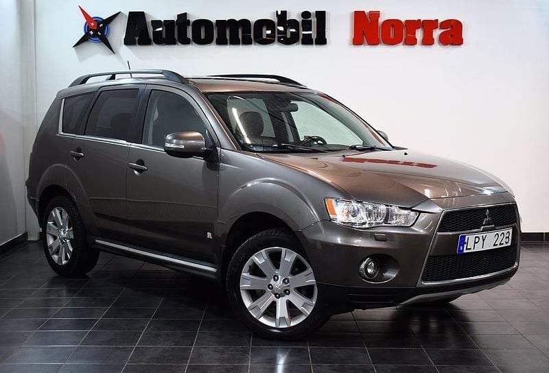 Begagnad Mitsubishi Outlander 156 HK (114 kW) 2011 Brun metallic SUV