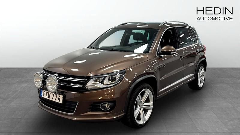 Brun (brown) Begagnad 2015 VW Tiguan SUV | 195 000 kr (Marknadspris) - Bild 1/4