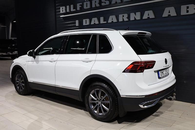 Begagnad VW Tiguan Elegance 245 HK (180 kW) 2022 Vit SUV