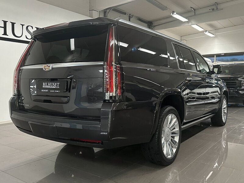 Begagnad Cadillac Escalade 426 HK (313 kW) 2017 Grå SUV