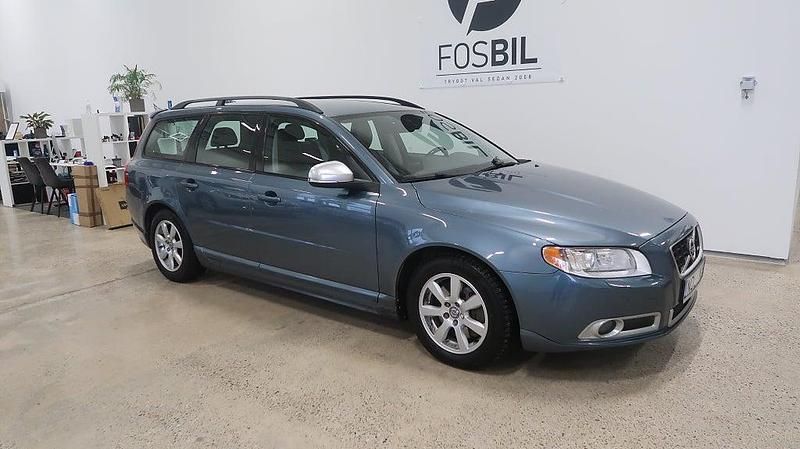 Blå Begagnad 2012 Volvo V70 R-Design Kombi | 89 900 kr (Marknadspris) - Bild 1/4