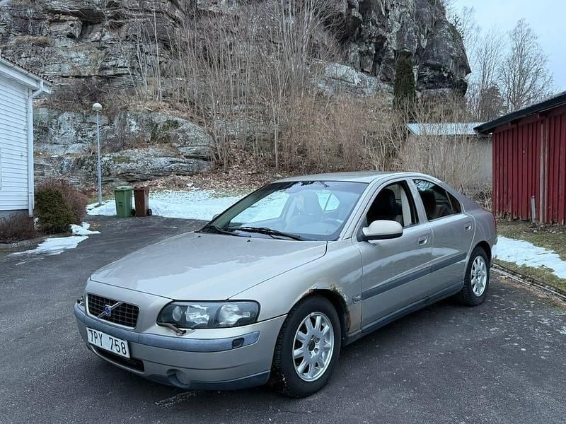 Begagnad 2003 Volvo S60 Sedan | 11 500 kr (Bra pris) - Bild 1/4