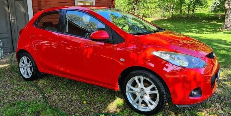 Röd Begagnad 2008 Mazda 2 Halvkombi | 32 000 kr (Superpris) - Bild 1/3