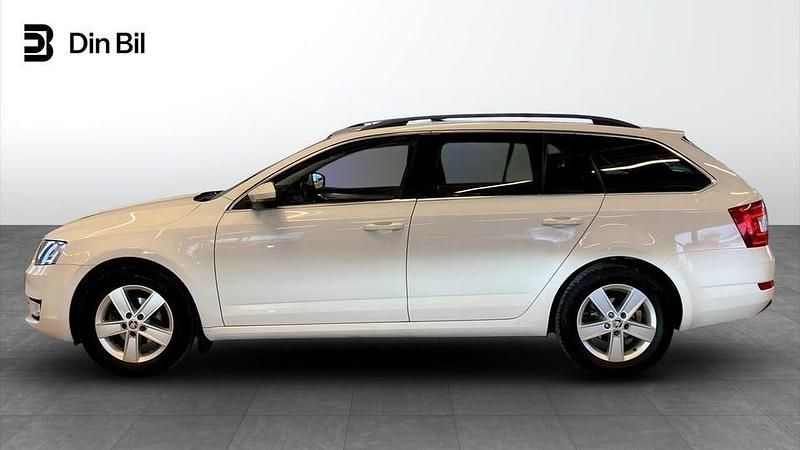 Begagnad Skoda Octavia Ambition 110 HK (80 kW) 2016 Vit Halvkombi