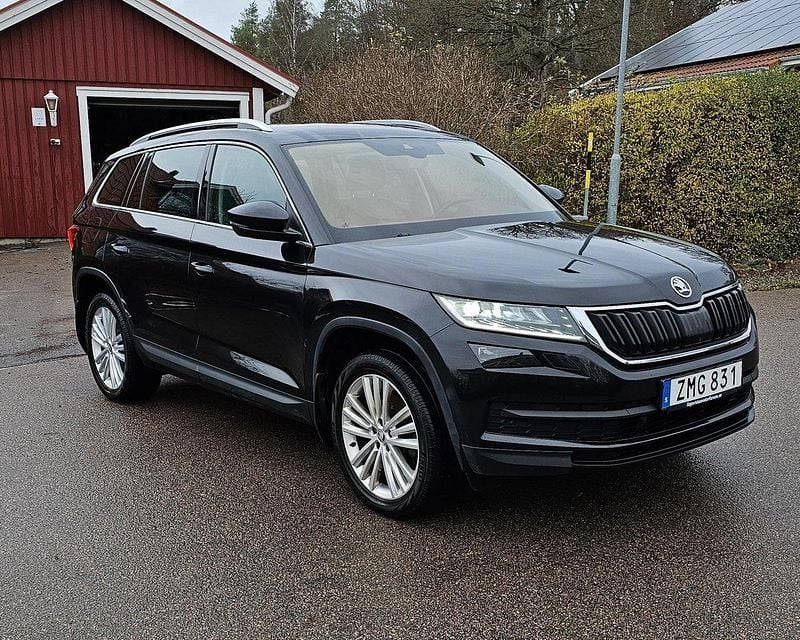 Svart Begagnad 2018 Skoda Kodiaq Business Line SUV | 260 000 kr (Marknadspris) - Bild 1/4