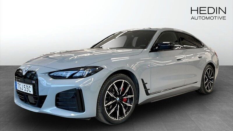 Grå (grey) Begagnad 2024 BMW i4 M Sport Sedan | 748 700 kr - Bild 1/4