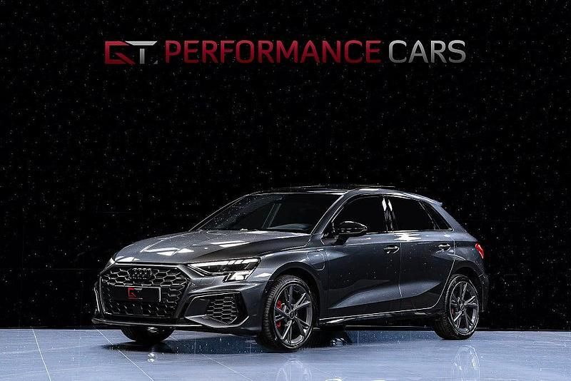 Begagnad Audi A3 Sportback e-tron S-Line 245 HK (180 kW) 2024 Daytona grey Halvkombi